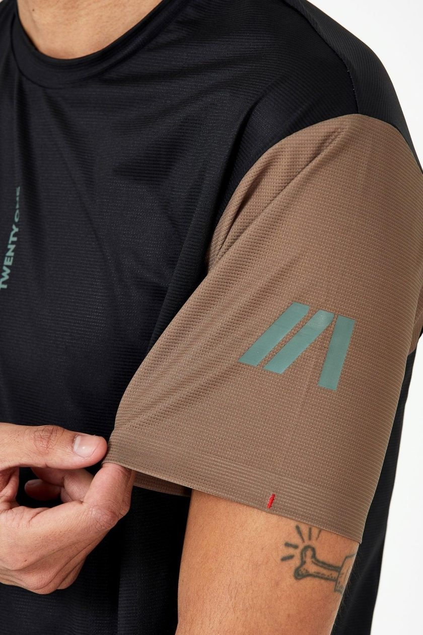 2024_LHPP_TWENTY_ONE_MaillotBlack_G_M_03
