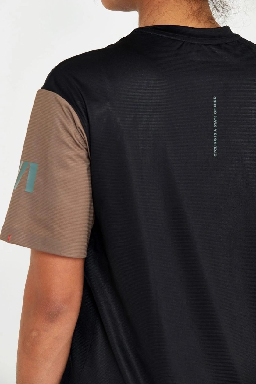 2024_LHPP_TWENTY_ONE_MaillotBlack_G_W_04