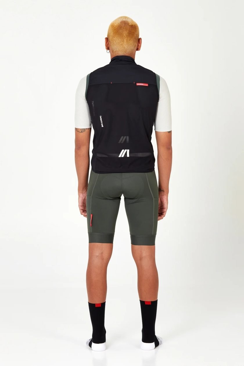 2024_LHPP_TWENTY_ONE_VestBlack_M_02