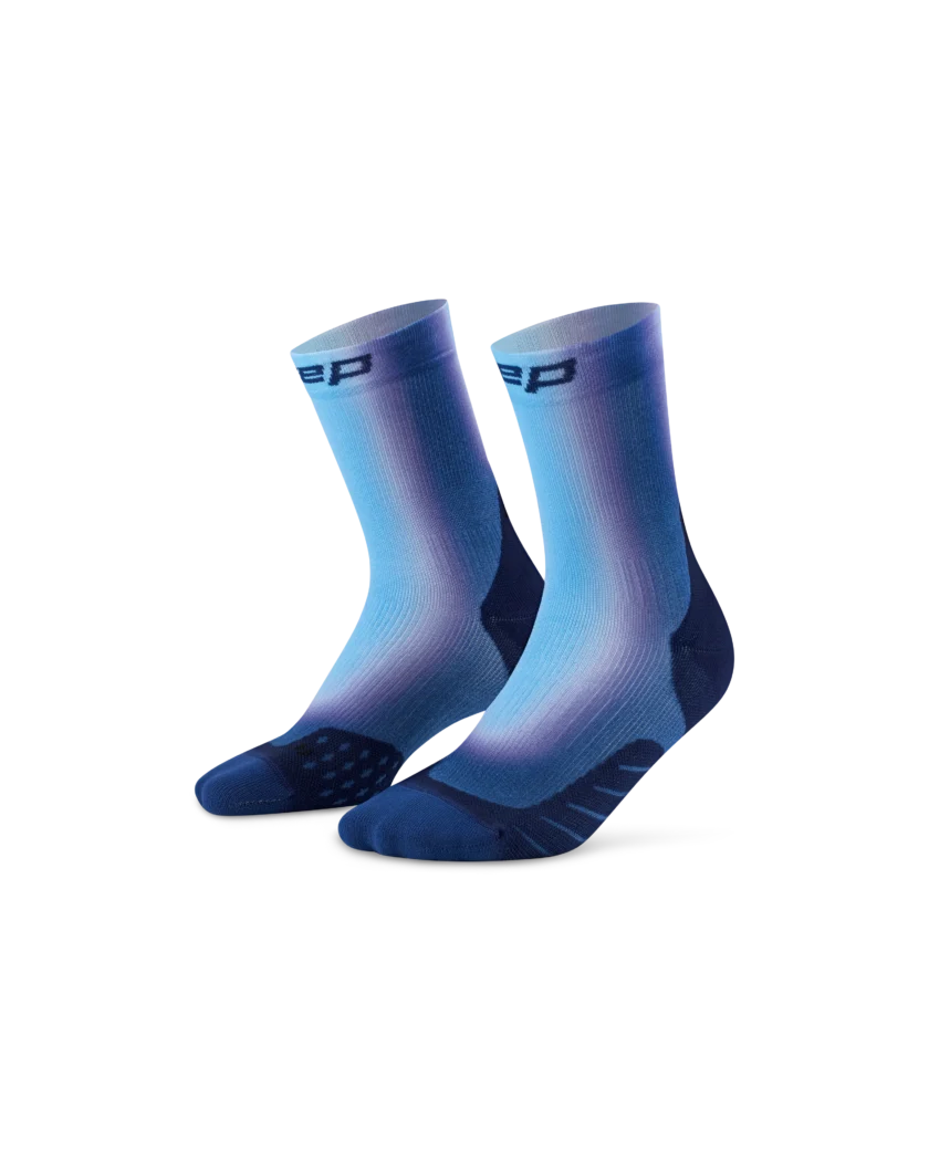 Core-Run-Limited-Edition-SS26-Gradient-Mid-Cut-Socks_Blue_WP9C3G_4x5_Transparent_06